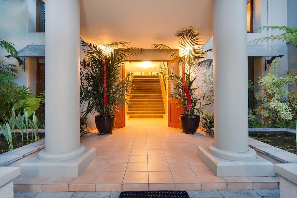 The Mediterranean Port Douglas Exterior foto